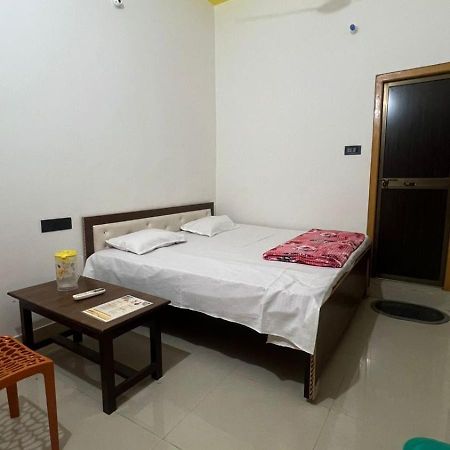 Veda Palace, 900 Meter Distancce From Temple Ayodhya Eksteriør billede