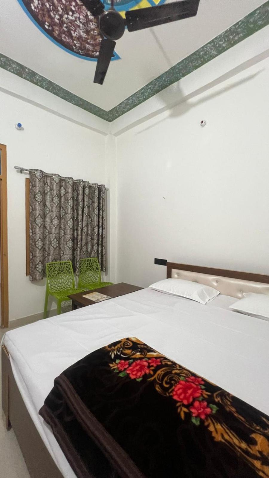 Veda Palace, 900 Meter Distancce From Temple Ayodhya Eksteriør billede
